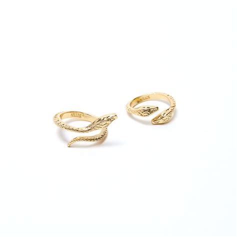 emma and chloe rings.